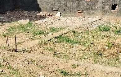 Imagem: A casa possui 2 Dormitórios, 1 Banheiro e está localizado