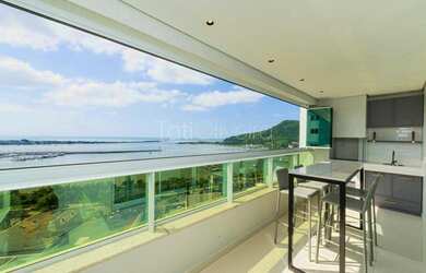 Imagem: O apartamento possui 3 Dormitórios, 4 Banheiros, 3 Vagas na