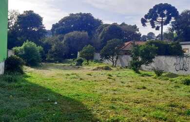 Imagem: O terreno possui 1.938m² de Área e está localizado em Orleans