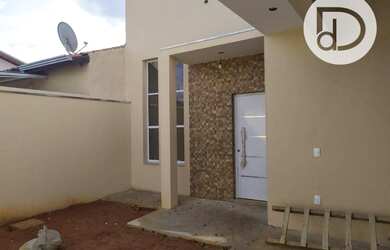 Imagem: A casa possui 3 Dormitórios, 2 Banheiros, 136m² de Área e