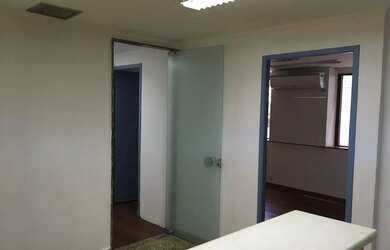 Imagem 4: Edifício D. Pedro I. 253m² de Áreae1 Vaga na garagem