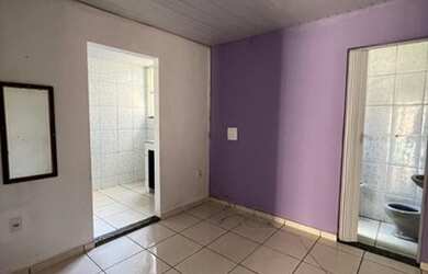 Imagem: A casa possui 2 Dormitórios e 2 Banheiros e está localizado