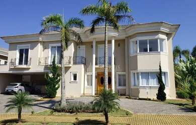 Imagem: A casa em condomínio possui 5 Dormitórios, 5 Banheiros, 5