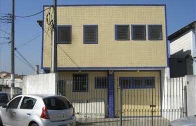 Imagem: O depósito possui 3 Vagas na garagem, 350m² de Área e está