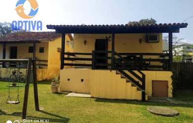 Imagem: A casa possui 2 Dormitórios, 2 Banheiros, 4 Vagas na garagem