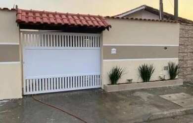 Imagem: A casa possui 2 Dormitórios, 1 Banheiro, 2 Vagas na garagem