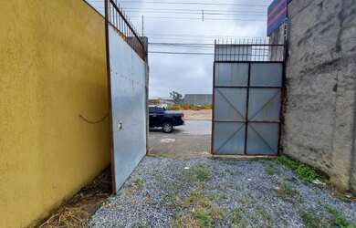 Imagem: O depósito possui 5 Vagas na garagem, 450m² de Área e está