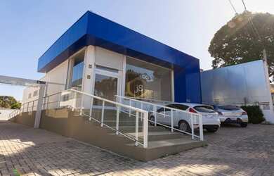 Imagem: O depósito possui 5 Vagas na garagem, 180m² de Área e está