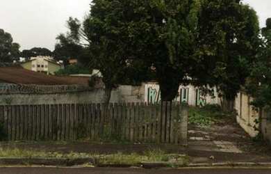 Imagem: O terreno possui 330m² de Área e está localizado em Pinheirinho