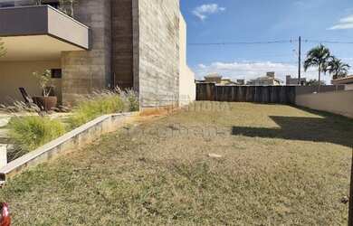 Imagem: O terreno possui 360m² de Área e está localizado em São