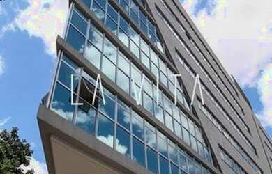 Imagem: O depósito possui 2 Vagas na garagem e 97m² de Área e está