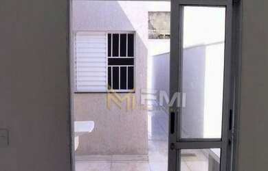 Imagem: A casa possui 2 Dormitórios, 2 Banheiros, 2 Vagas na garagem