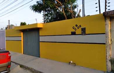 Imagem: A casa possui 2 Dormitórios, 1 Banheiro, 1 Vaga na garagem