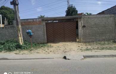 Imagem: A casa possui 2 Dormitórios, 1 Banheiro, 3 Vagas na garagem