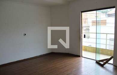 Imagem: A casa possui 3 Dormitórios, 2 Banheiros, 1 Vaga na garagem