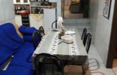 Imagem 2: Casa em Fiuza. Área de serviço, 250m² de Área, 2 Banheirose4 Dormitórios