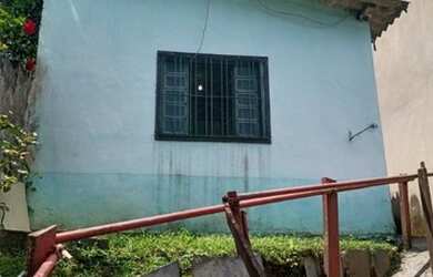 Imagem: A casa possui 1 Dormitório, 1 Banheiro, 1 Vaga na garagem