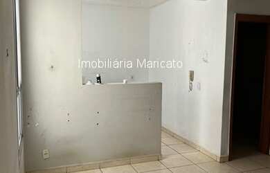 Imagem: O apartamento possui 2 Dormitórios, 1 Banheiro, 2 Vagas na