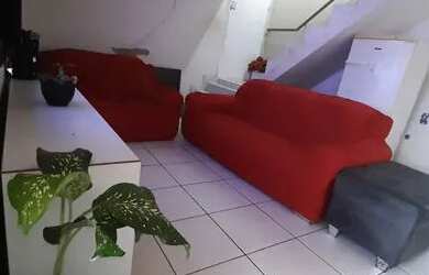 Imagem: A casa possui 4 Dormitórios, 2 Banheiros, 1 Vaga na garagem