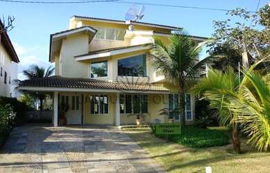 Imagem: A casa em condomínio possui 5 Dormitórios, 5 Banheiros, 4