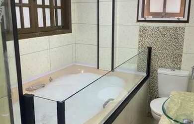 Imagem 15: Sobrado com 2 Apartamentos total de 6 Quartos no Centro de Guaratuba