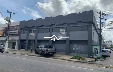 Imagem: O depósito possui 600m² de Área e está localizado em Marco