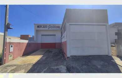 Imagem: O depósito possui 2 Vagas na garagem, 101m² de Área e está