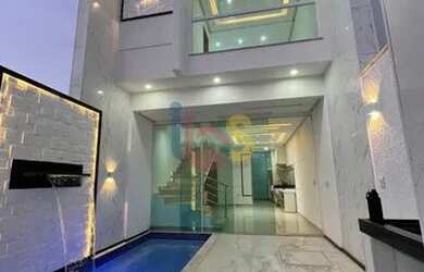 Imagem: A casa possui 3 Dormitórios, 4 Banheiros, 1 Vaga na garagem