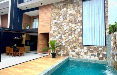 Imagem: A casa em condomínio possui 4 Dormitórios, 5 Banheiros, 3