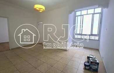 Imagem: O apartamento possui 3 Dormitórios, 2 Banheiros, 88m² de Área