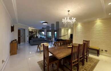 Imagem: O apartamento possui 3 Dormitórios, 1 Banheiro, 3 Vagas na