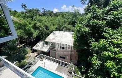 Imagem: A casa em condomínio possui 4 Dormitórios, 4 Banheiros, 3