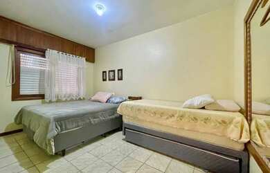 Imagem 12: SACADA DE FRENTE E ESPAÇO DE SOBRA NO CENTRO DA CIDADE