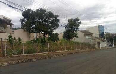 Imagem: O terreno possui 394m² de Área e está localizado em Santa