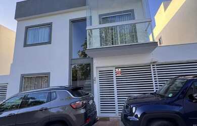 Imagem: A casa em condomínio possui 3 Dormitórios, 4 Banheiros, 2