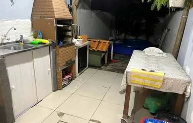 Imagem: A casa possui 2 Dormitórios, 1 Banheiro e 90m² de Área e