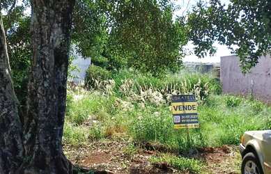 Imagem: O terreno possui 480m² de Área e está localizado em Floresta