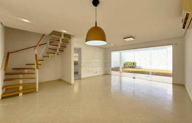 Imagem: A casa em condomínio possui 3 Dormitórios, 4 Banheiros, 2