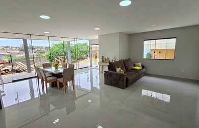 Imagem 2: Vendo ou troco casa. Churrasqueira, Varanda, 1.300m² de Áreae5 Vagas...