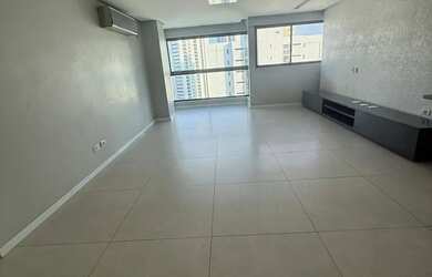 Imagem: O apartamento possui 2 Dormitórios, 2 Banheiros, 2 Vagas na