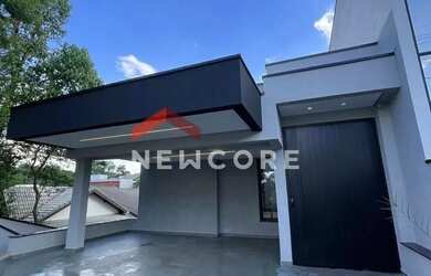 Imagem: A casa em condomínio possui 3 Dormitórios, 4 Banheiros, 2