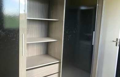 Imagem: A casa possui 2 Dormitórios, 1 Banheiro, 1 Vaga na garagem