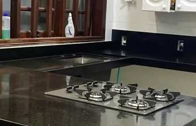 Imagem: A casa possui 3 Dormitórios, 4 Banheiros, 3 Vagas na garagem