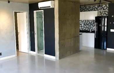 Imagem: O apartamento possui 1 Dormitório, 1 Banheiro, 1 Vaga na garagem