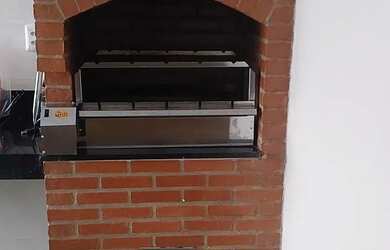 Imagem: A casa possui 3 Dormitórios, 2 Banheiros, 1 Vaga na garagem