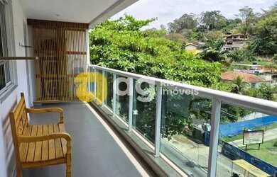 Imagem: O apartamento possui 3 Dormitórios, 1 Banheiro, 1 Vaga na garagem