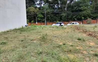 Imagem: O terreno à venda possui e está localizado em Ponta Negra