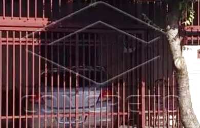 Imagem: A casa possui 2 Dormitórios, 1 Banheiro, 3 Vagas na garagem