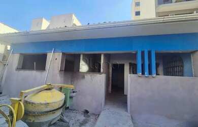 Imagem: O depósito para alugar possui 3 Vagas na garagem e 255m² de