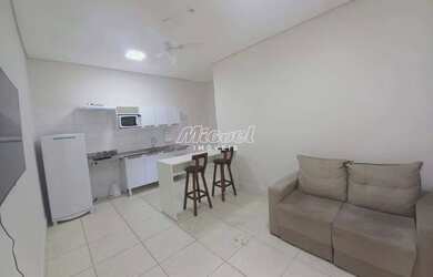 Imagem: A kitnet possui 1 Dormitório, 1 Banheiro, 1 Vaga na garagem